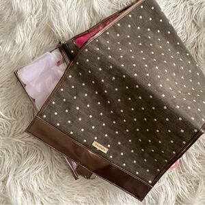 Makeup Holder with hook for hanging Modella 5 bottles 4 pouches. NEW